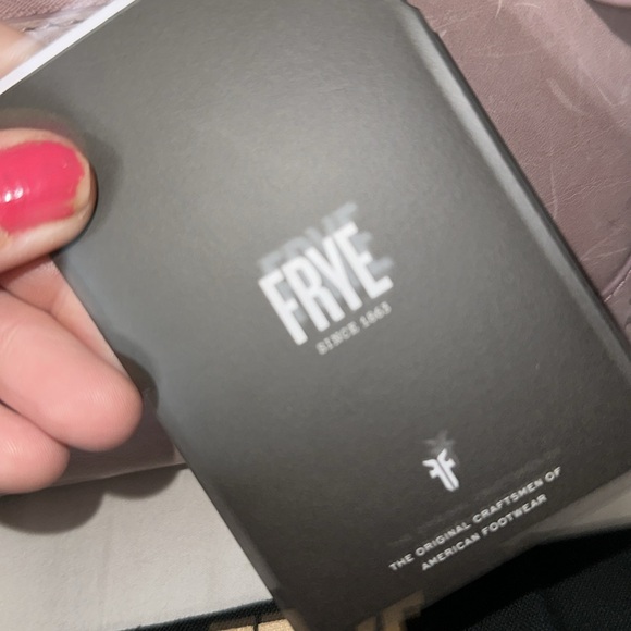 NWT Frye genuine leather mauve pink crossbody has pocket in front wrislet strap - Picture 9 of 11